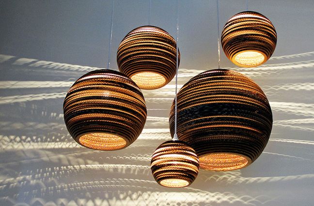 Suspension MOON GRAYPANTS by MEGALUX33